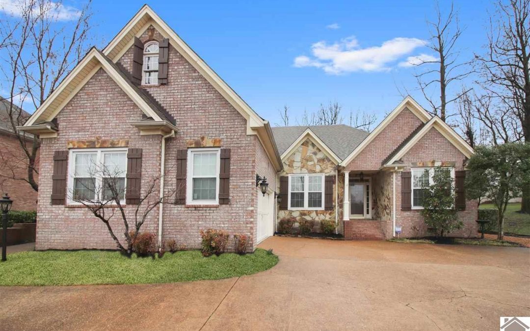 SOLD! 210 Spring Valley Drive Paducah, KY 42003 $284,900 MLS#106424